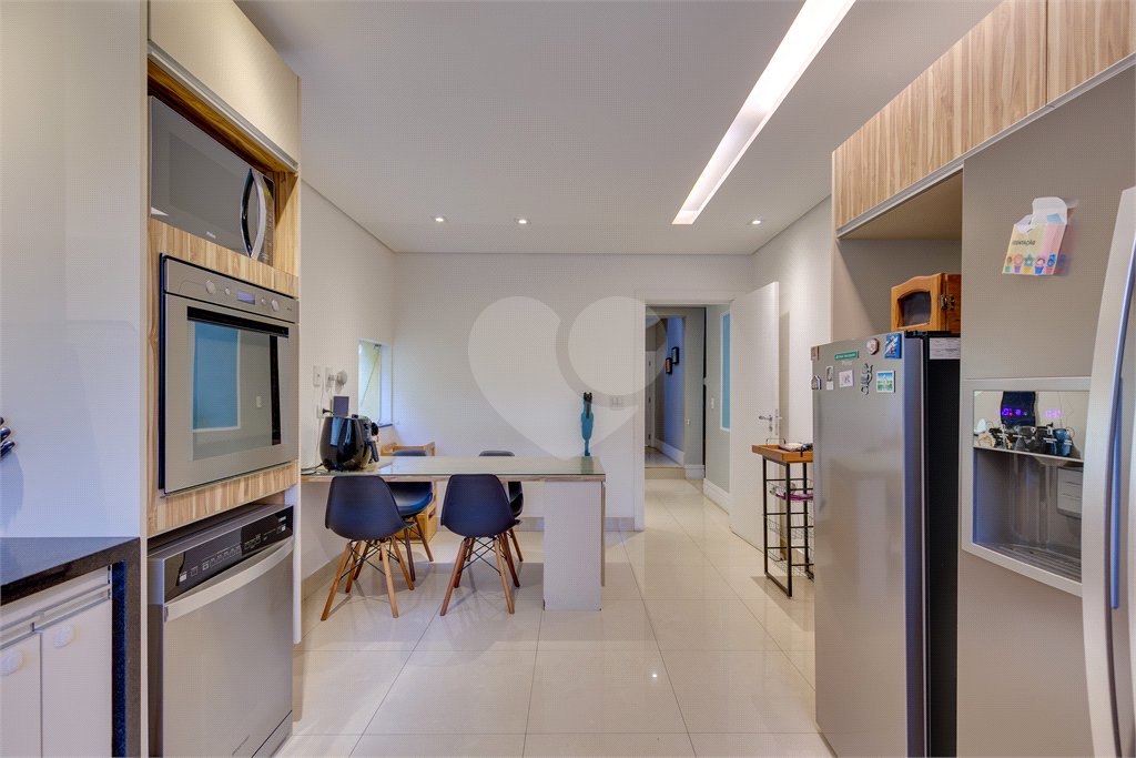Casa Térrea à venda com 4 suítes em Jardim Marajoara, São Paulo, SP