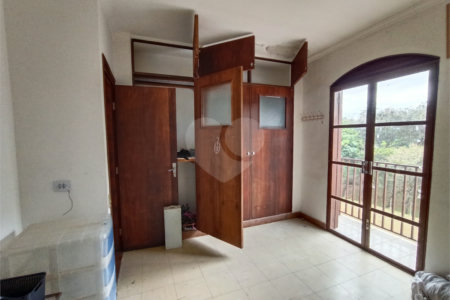 Casa à venda com 4 quartos, sendo 3 suítes, no condomínio Rancho Dirce, Sorocaba - SP