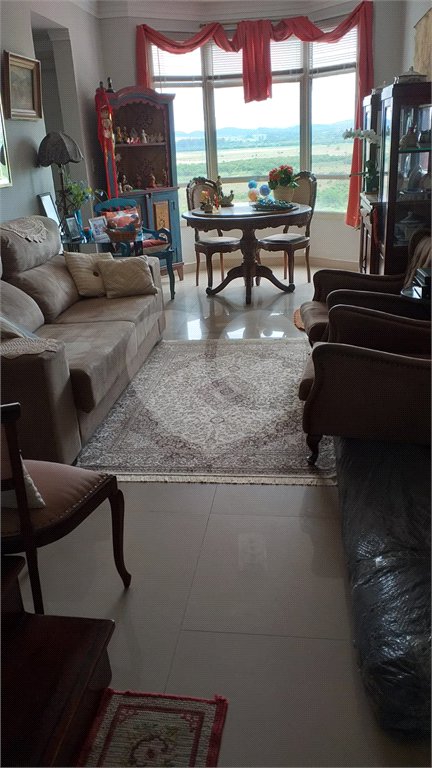 Duplex à venda com 3 quartos, sendo 2 suítes,  em Jardim das Indústrias, São José dos Campos, SP