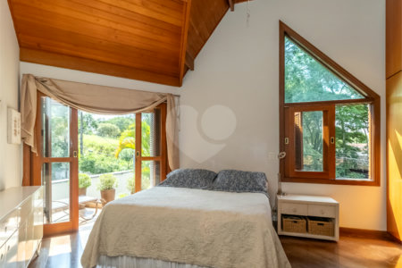 Casa à venda com 4 quartos, sendo 2 suítes, em Jardim Marajoara, São Paulo, SP