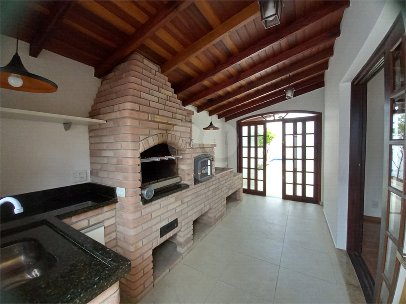 Casa à venda com 4 quartos, sendo 1 suíte,  em Vila Oliveira, Mogi das Cruzes, SP