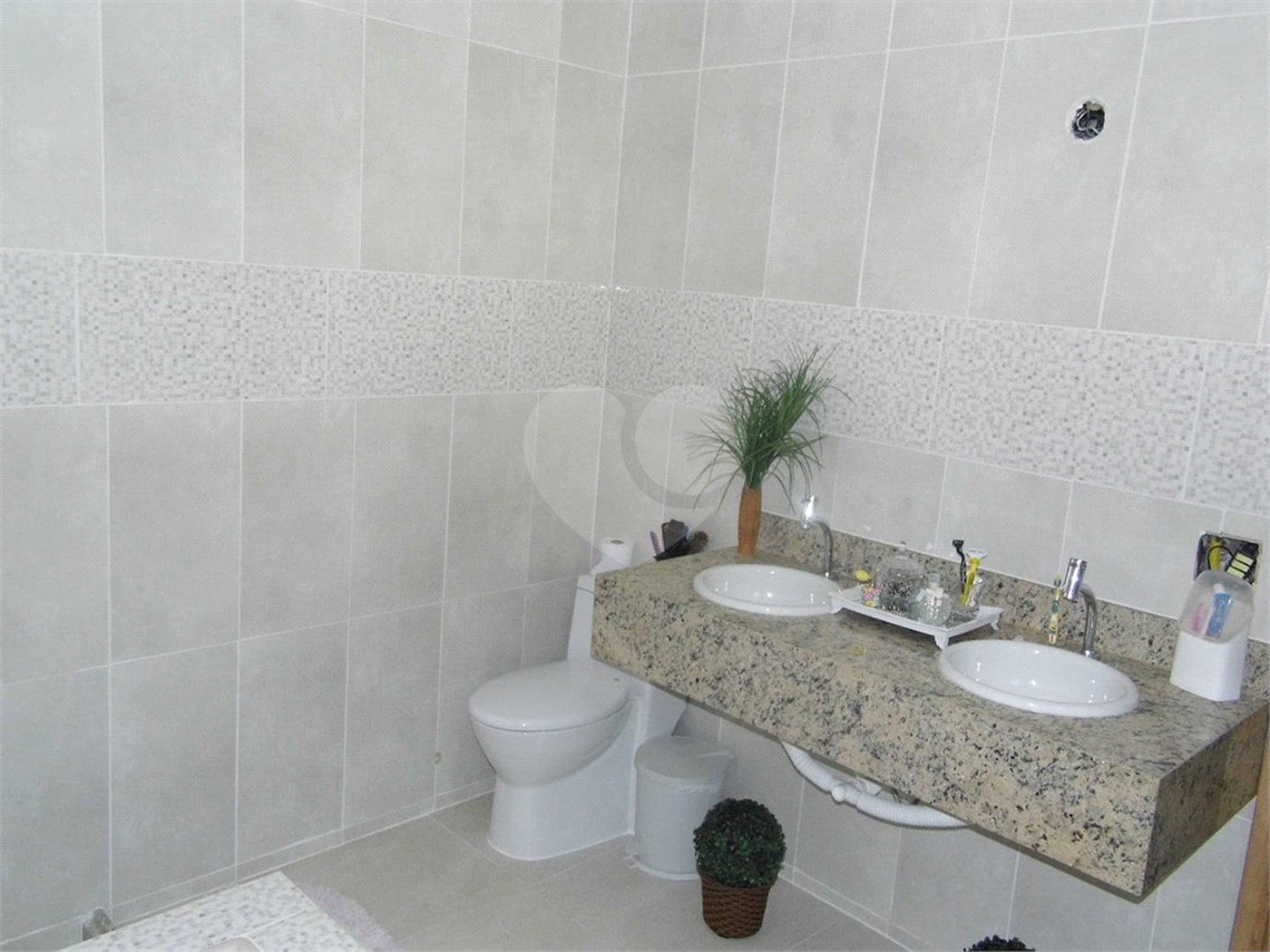 Casa à venda com 4 quartos, sendo 1 suíte, em Guaratiba, Rio de Janeiro, RJ