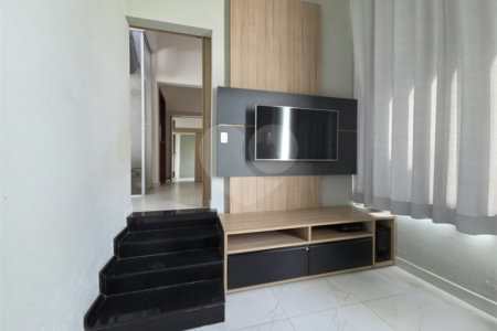 Casa à venda com 4 quartos, sendo 1 suíte, no condomínio Village Ipanema 2, Araçoiaba da Serra - SP
