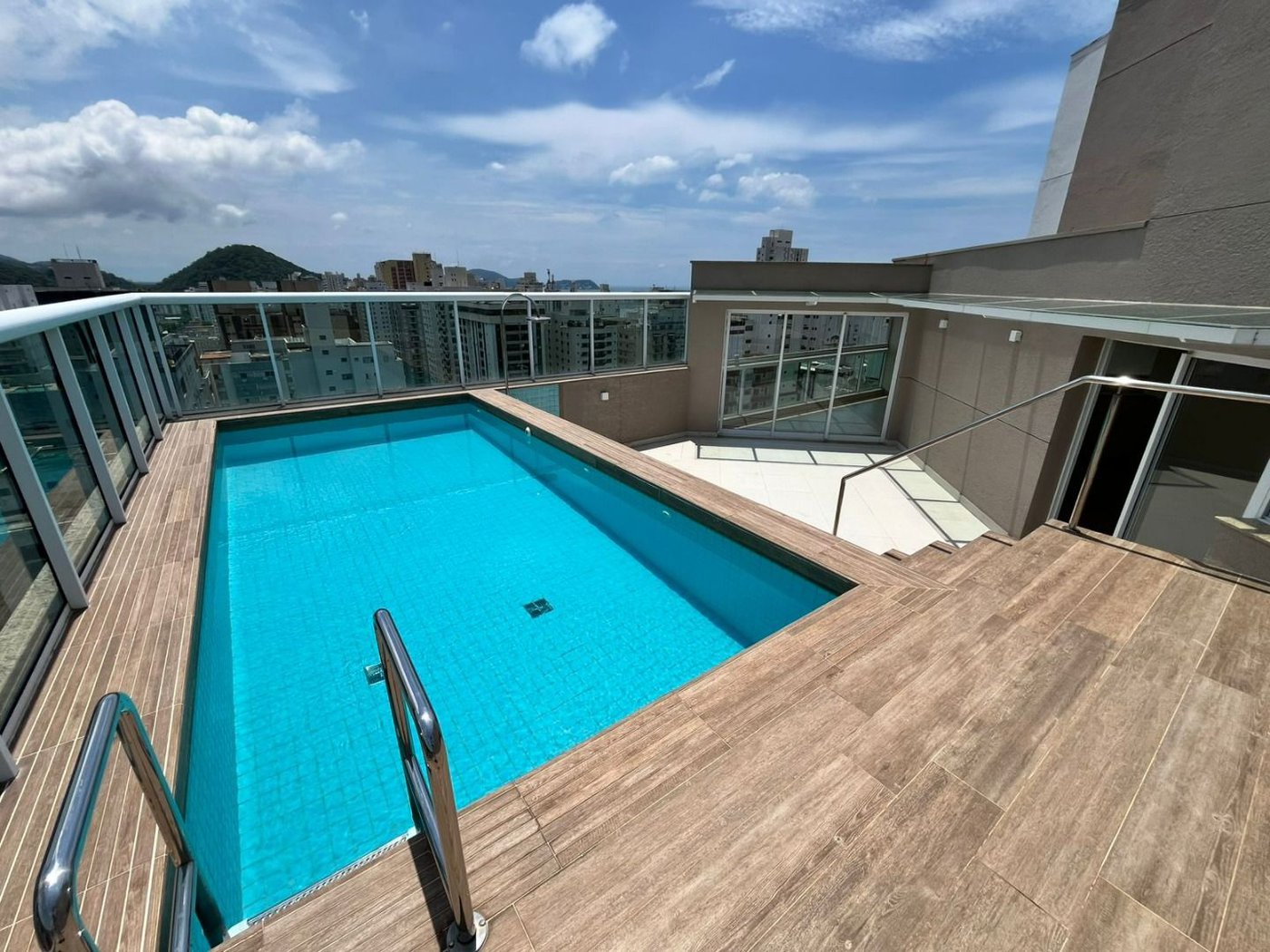 Cobertura com 3 dormitórios à venda, 270 m² por R$ 2.890.000,00 - Barra Funda - Guarujá/SP