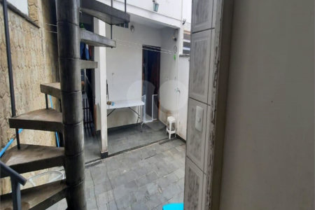Sobrado à venda com 4 quartos, sendo 1 suíte, em Vila Marari, São Paulo, SP
