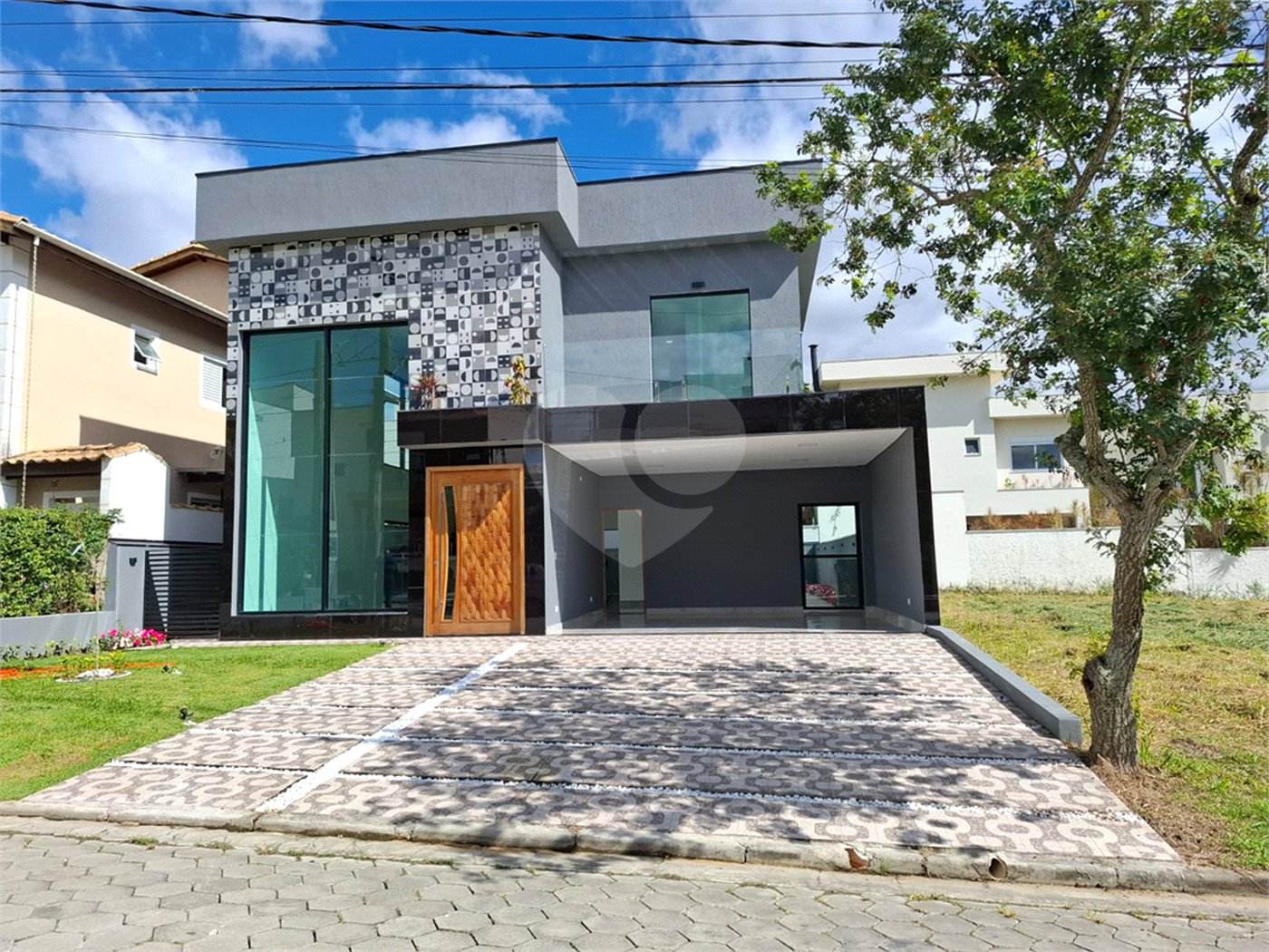 Casa à venda ou para alugar com 3 suítes no condomínio Residencial Veredas, Mogi das Cruzes - SP