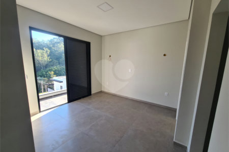Casa à venda com 3 suítes no condomínio Reserva dos Jatobás, Louveira - SP