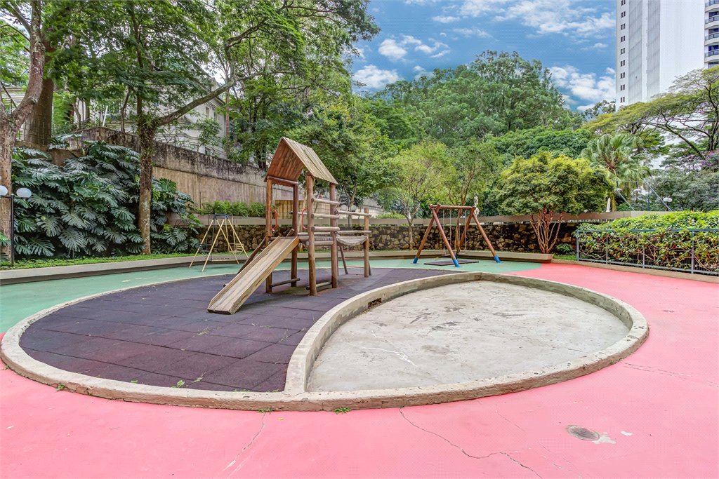 Apartamento à venda com 3 quartos, sendo 2 suítes, em Alto da Boa Vista, São Paulo, SP