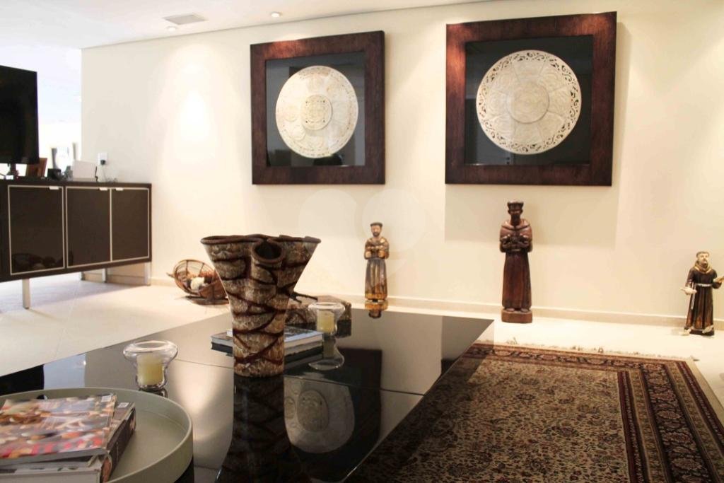 Casa Térrea à venda ou para alugar com 3 suítes em Brooklin Velho, São Paulo, SP