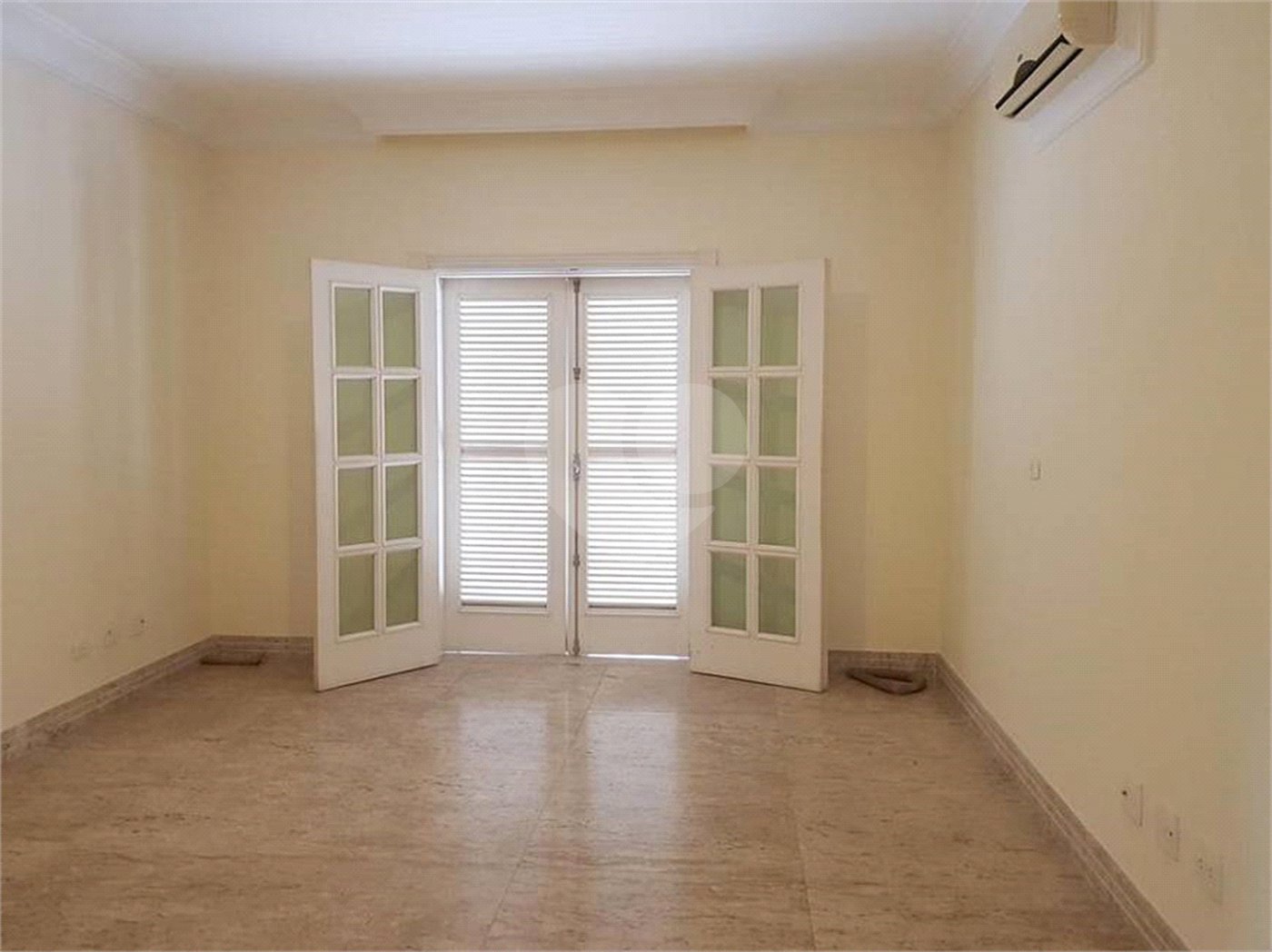 Casa à venda com 4 suítes no condomínio Vilaretto, São Paulo - SP