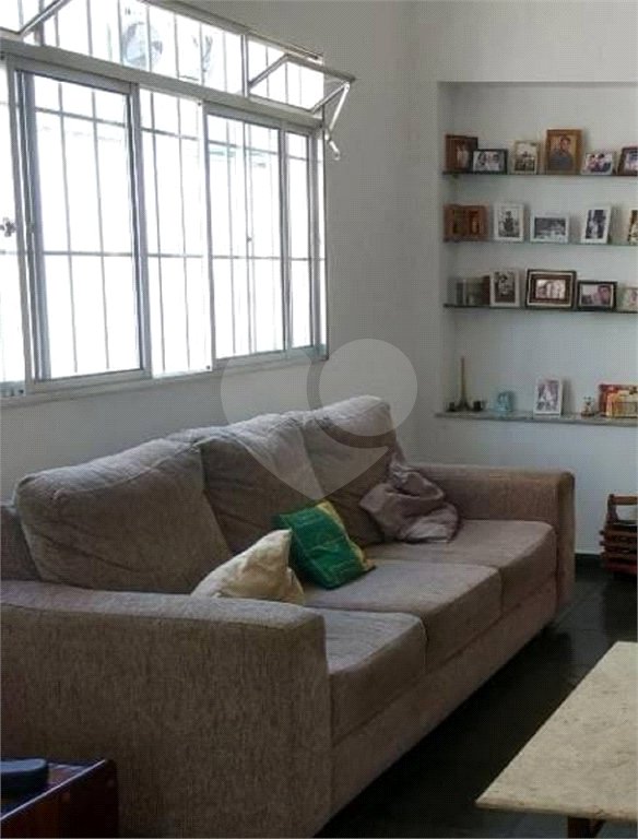 Casa à venda com 3 quartos, sendo 1 suíte, em Vila Mariana, São Paulo, SP