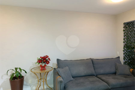 Apartamento à venda com 3 quartos, sendo 1 suíte, em Jardim Flor da Montanha, Guarulhos, SP