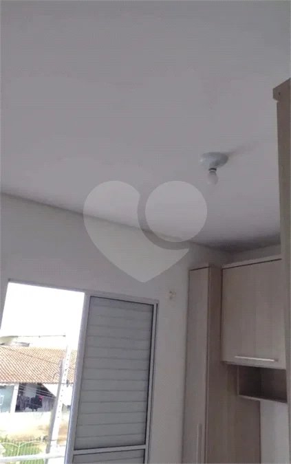 Sobrado à venda com 3 quartos em Jardim Estela Mari, Cotia, SP