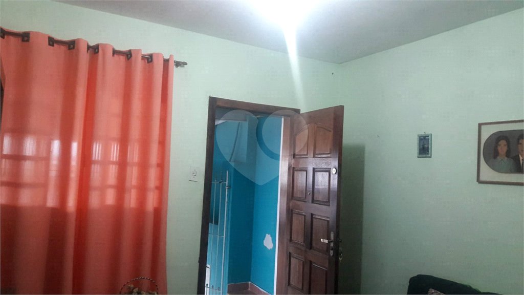 Casa à venda com 3 quartos, sendo 1 suíte, em Taba Marajoara, Suzano, SP