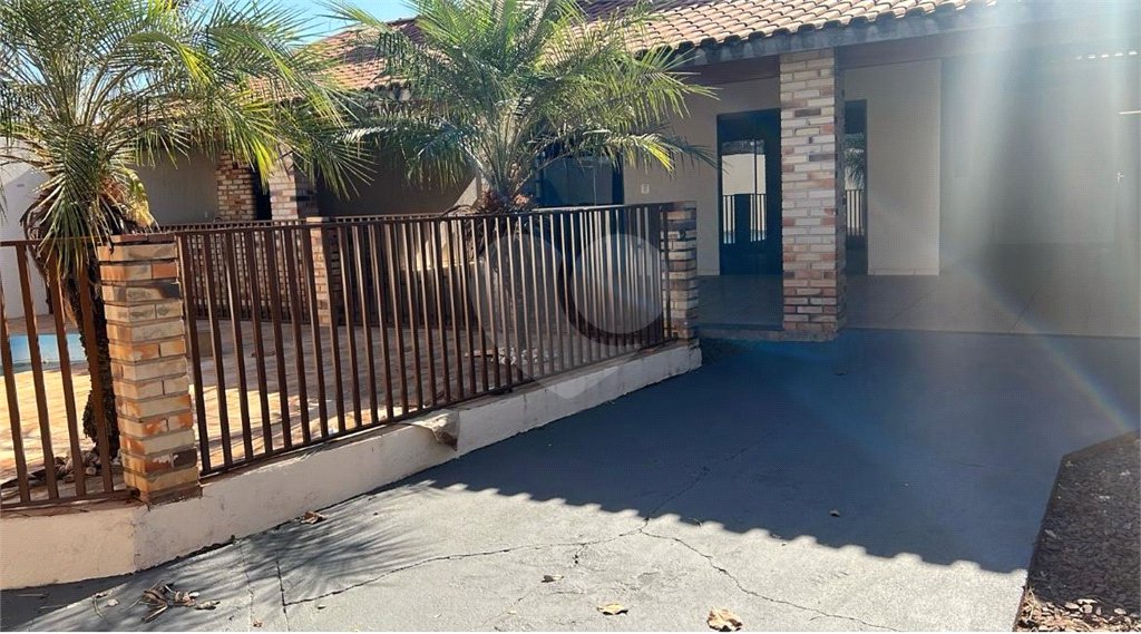Casa à venda com 3 quartos, sendo 1 suíte, em Ipê, Três Lagoas, MS