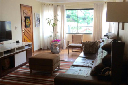 Sobrado à venda com 4 quartos, sendo 1 suíte, em Jardim Pinheiros, São Paulo, SP