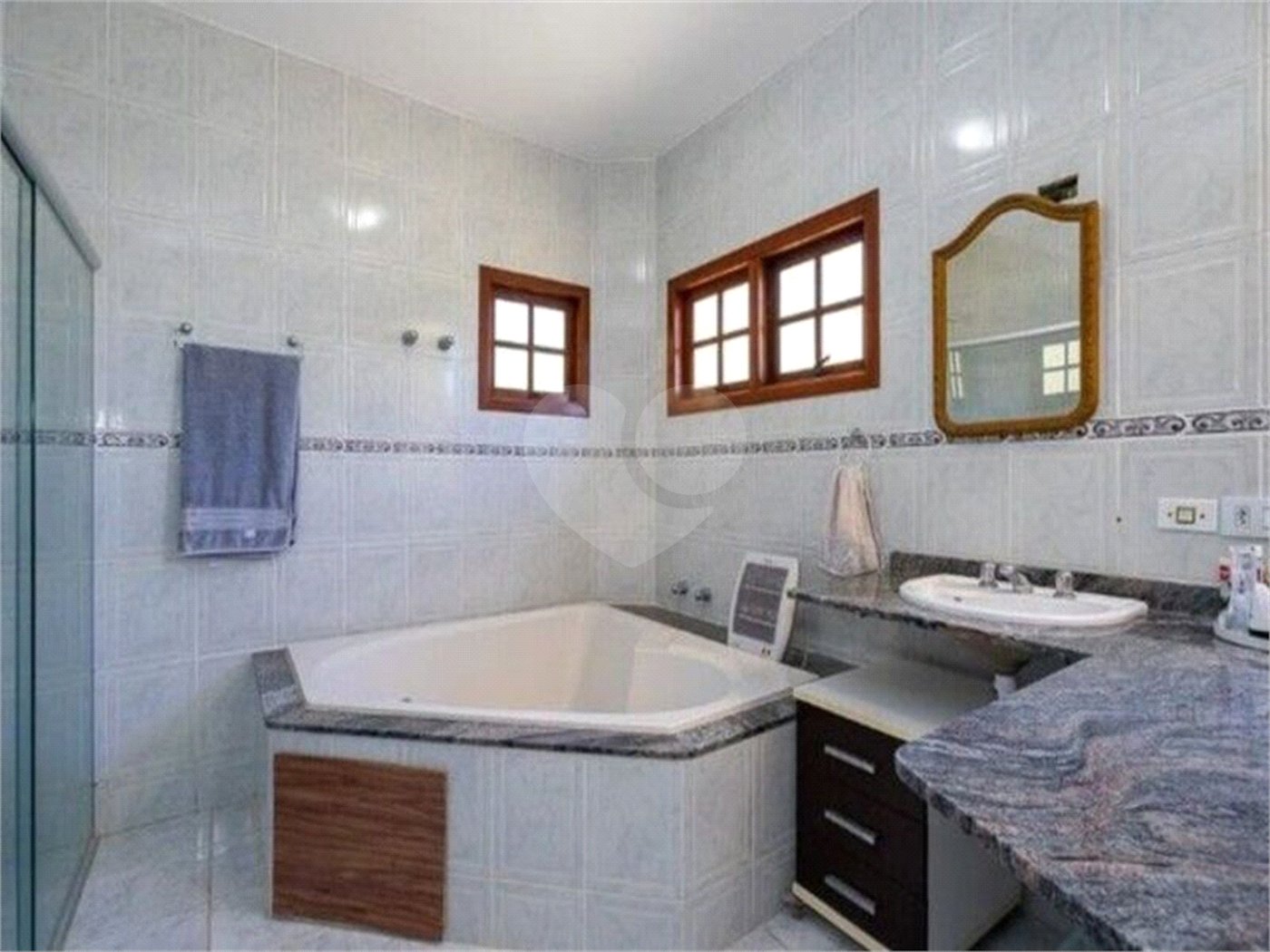 Casa para alugar com 4 suítes em Vila Santo Antônio, São Roque, SP