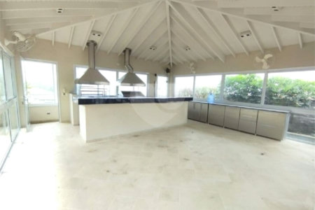 Casa à venda com 5 quartos, sendo 4 suítes,  em Parque dos Príncipes, São Paulo, SP