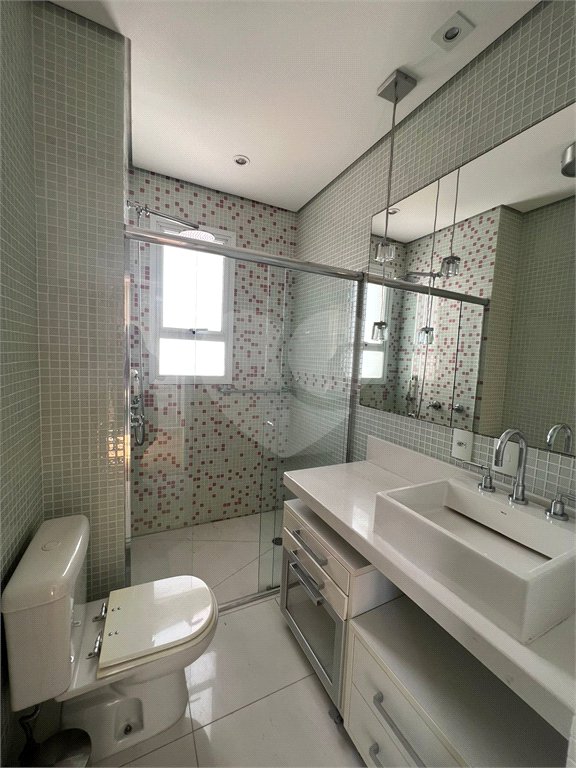 Apartamento à venda com 4 quartos, sendo 2 suítes,  em Vila Oliveira, Mogi das Cruzes, SP
