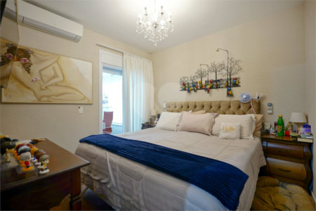 Apartamento à venda com 4 quartos, sendo 2 suítes, em Santo Amaro, São Paulo, SP