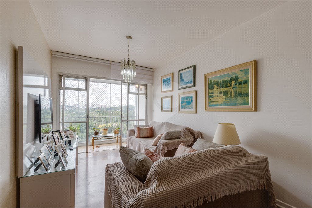 Apartamento à venda com 3 quartos, sendo 1 suíte, em Chácara Santo Antônio (zona Sul), São Paulo, SP