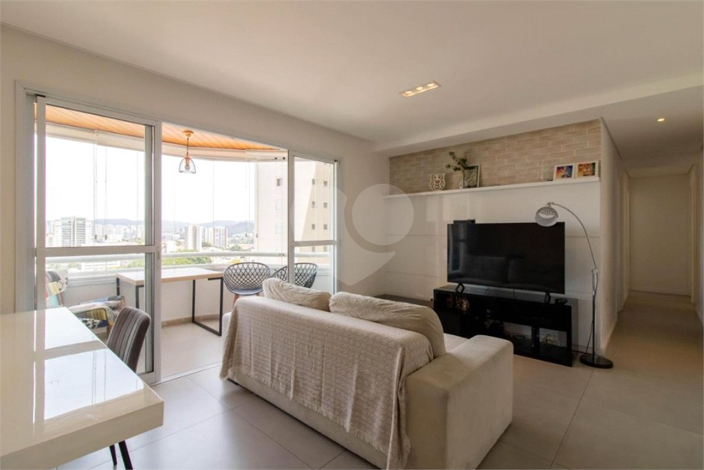 Apartamento à venda com 3 quartos, sendo 1 suíte, em Jardim Zaira, Guarulhos, SP