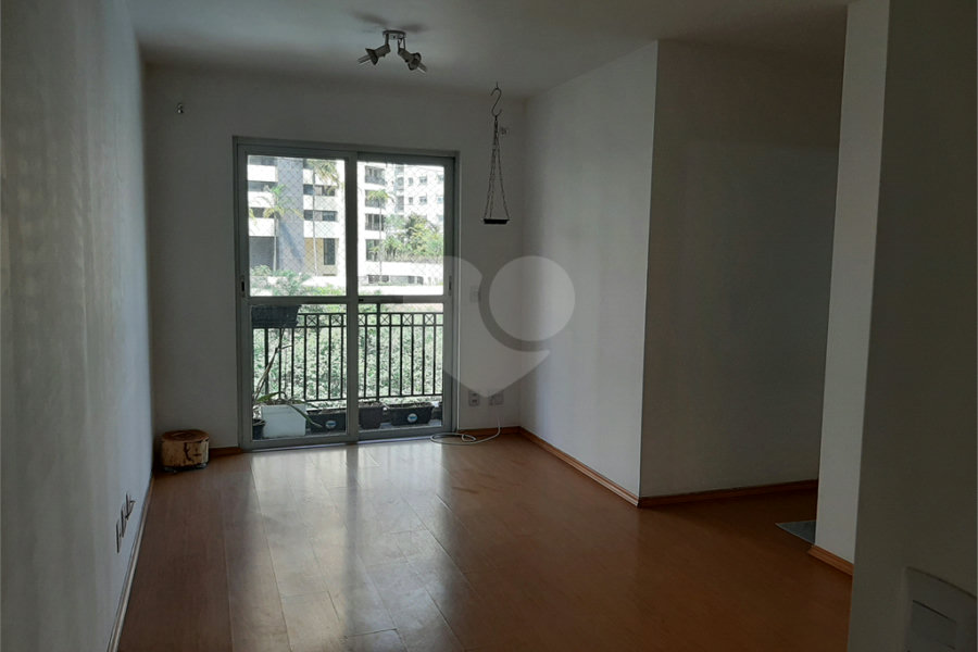 Apartamento à venda ou para alugar com 3 quartos, sendo 1 suíte, em Morumbi, São Paulo, SP