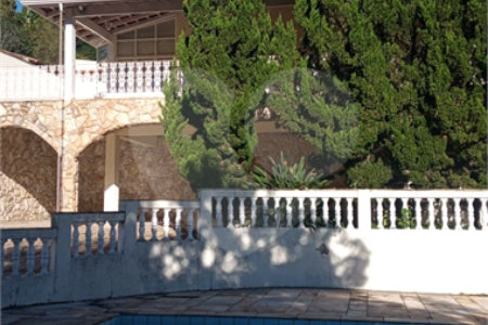 Casa à venda com 5 quartos, sendo 3 suítes,  no condomínio Estância Marambaia, Vinhedo - SP