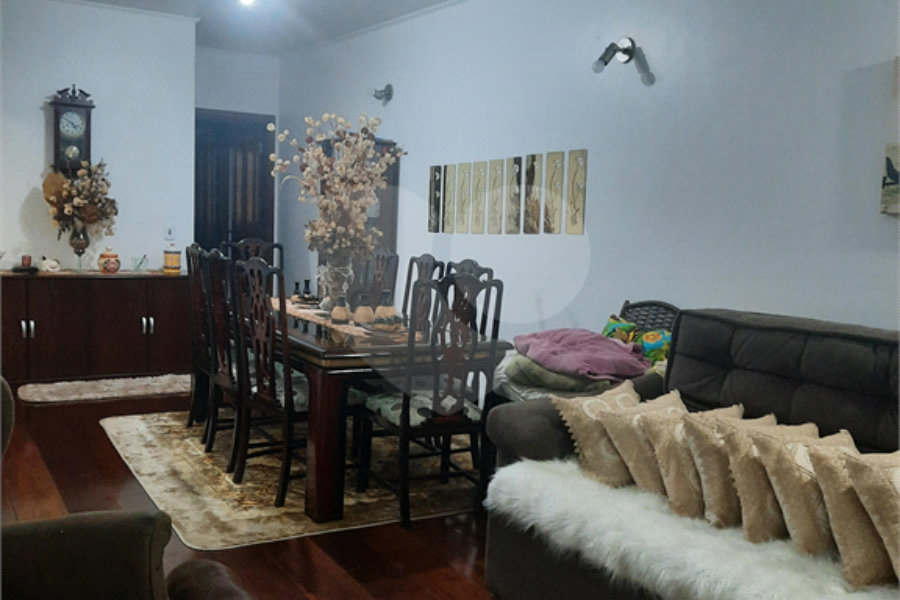 Sobrado à venda com 4 suítes em Tremembé, São Paulo, SP