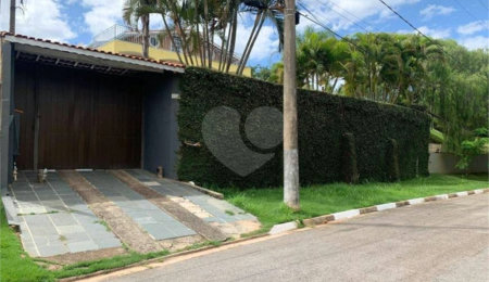 Casa à venda com 3 quartos no condomínio Recanto Florido, Vinhedo - SP