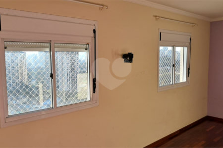 Apartamento à venda com 4 quartos, sendo 2 suítes, em Jardim Marajoara, São Paulo, SP