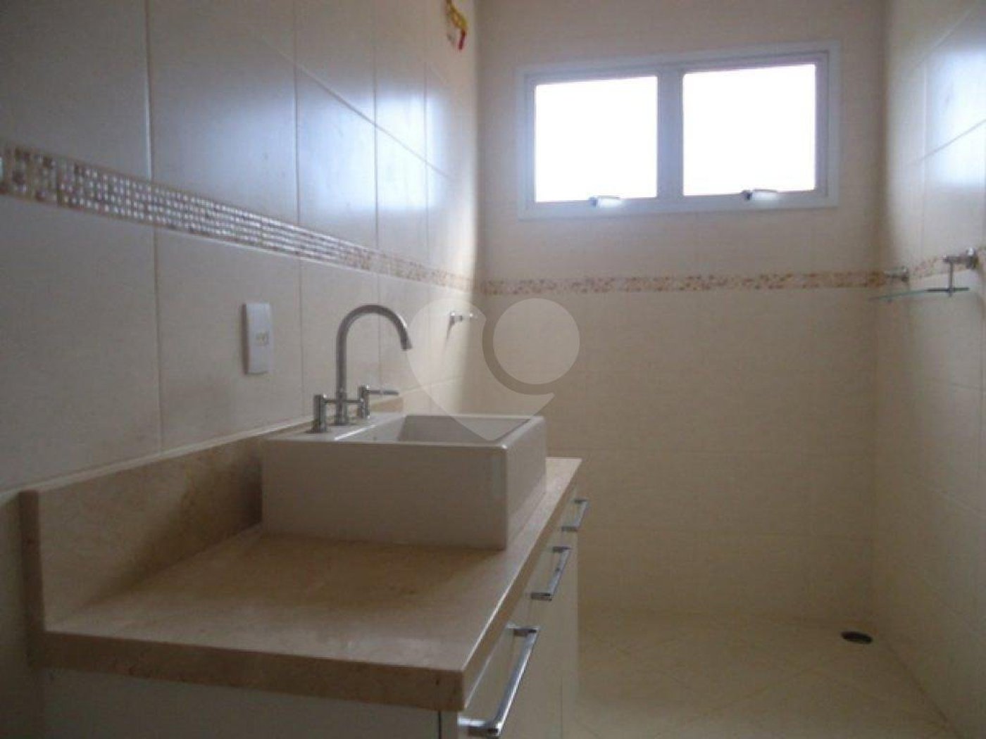 Sobrado à venda com 3 quartos, sendo 1 suíte, em Vila Irmãos Arnoni, São Paulo, SP
