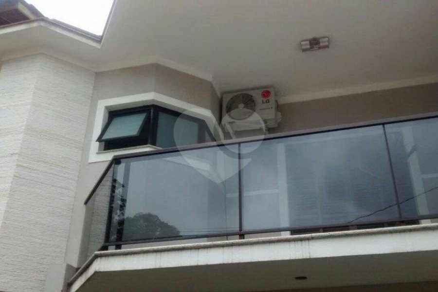 Sobrado à venda com 3 quartos, sendo 1 suíte, em Jardim Las Vegas, Guarulhos, SP