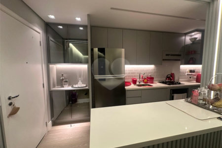Apartamento à venda com 3 quartos, sendo 2 suítes, em Santo Amaro, São Paulo, SP