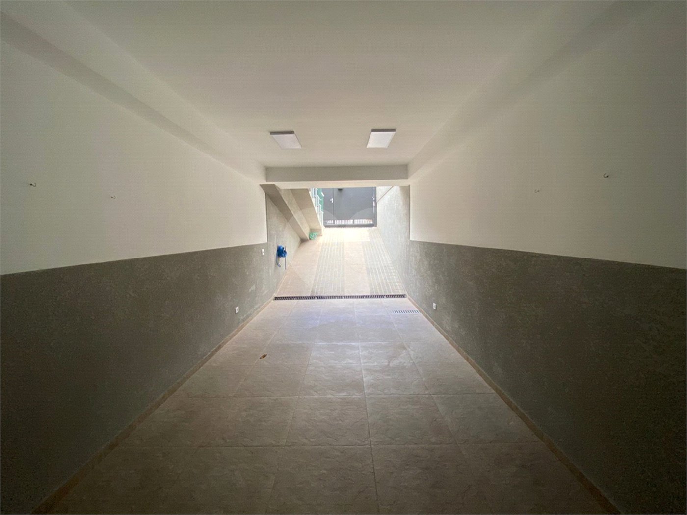 Sobrado à venda com 3 suítes em Vila Nivi, São Paulo, SP