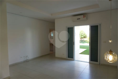 Casa para alugar com 4 quartos, sendo 2 suítes, no condomínio Mont Serrat, Salto - SP
