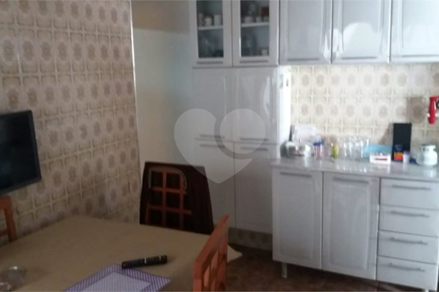 Sobrado à venda com 4 quartos em Jardim Guairaca, São Paulo, SP