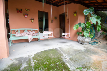 Chácara à venda com 4 quartos, sendo 2 suítes, em Vila Santa Rita, São Roque, SP