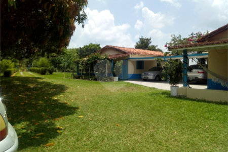 Chácara à venda com 5 quartos, sendo 2 suítes,  no Centro, Sarapuí, SP
