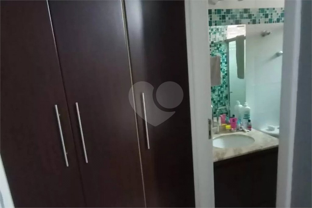 Casa à venda com 3 quartos, sendo 1 suíte, no condomínio Jardim das Palmas, São Paulo - SP