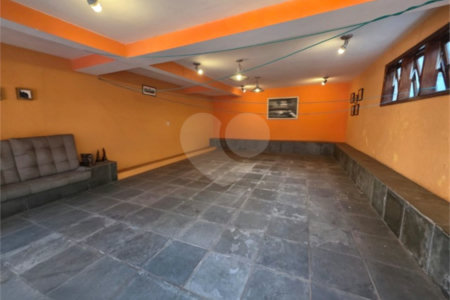 Casa à venda com 3 quartos, sendo 1 suíte, no condomínio Estância Marambaia, Vinhedo - SP