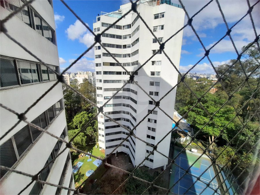 Apartamento para alugar com 3 quartos, sendo 1 suíte, em Jardim Olympia, São Paulo, SP