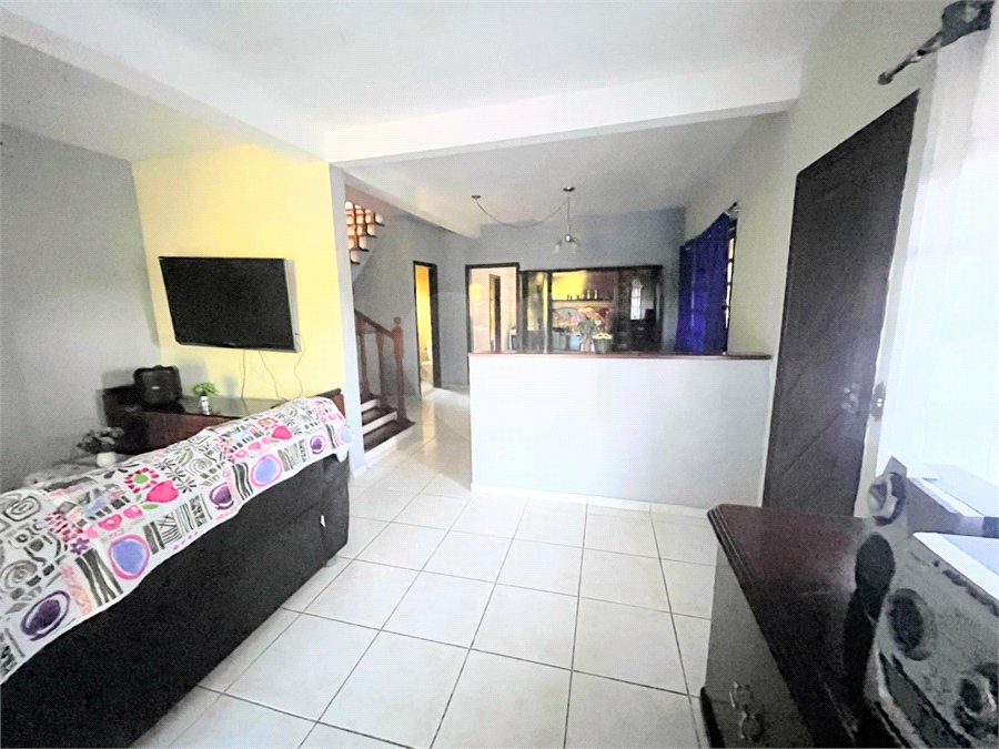 Casa à venda com 3 quartos, sendo 1 suíte, no condomínio Iara Branca, Mairiporã - SP