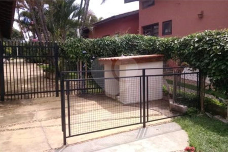 Casa à venda com 4 quartos, sendo 2 suítes, no condomínio Vinhas da Vista Alegre - Lado Sede, Vinhedo - SP
