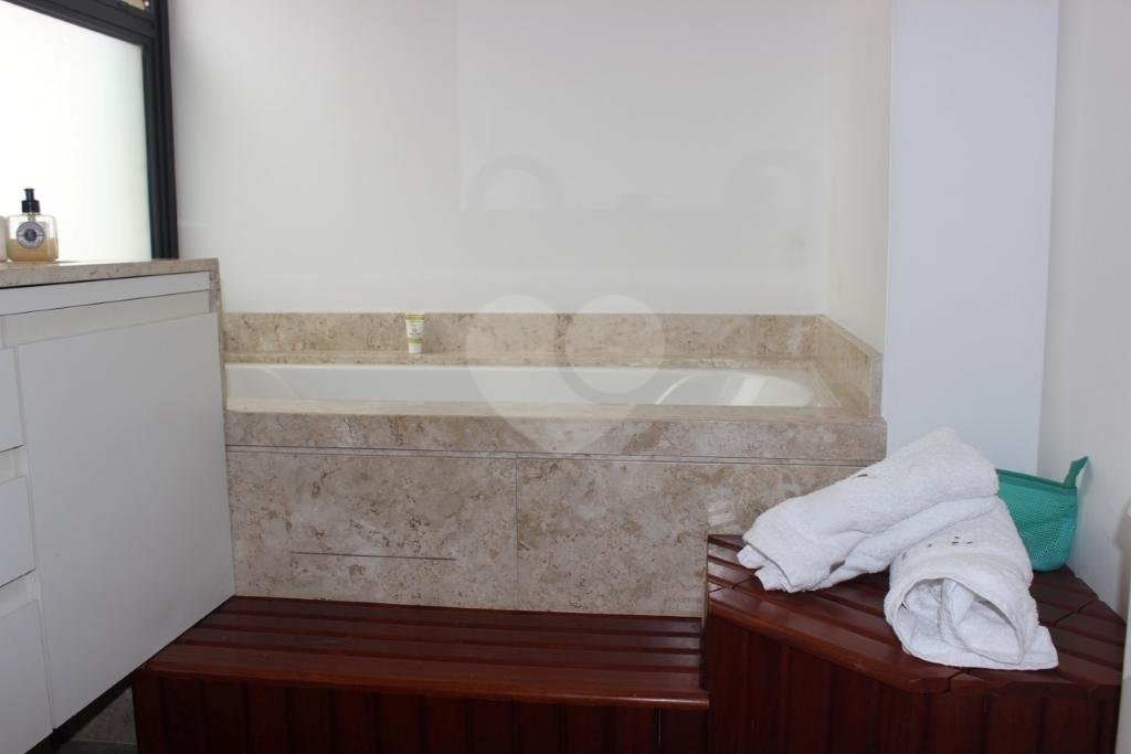 Apartamento em Moema Pássaros à Venda 171 m² 3 Dormitórios 3 Suítes Reformado