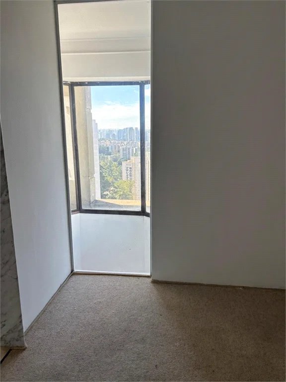 Cobertura à venda com 3 quartos, sendo 1 suíte, em Vila Andrade, São Paulo, SP