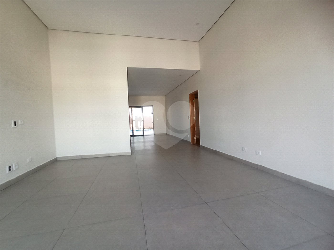 Casa à venda com 3 quartos, sendo 1 suíte, no condomínio Buona Vita, Atibaia - SP