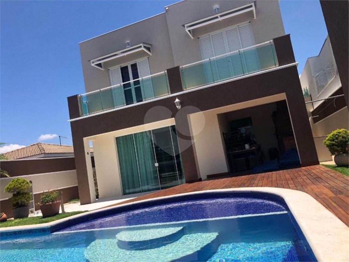Casa à venda com 4 quartos, sendo 2 suítes, no condomínio Terras de São Francisco, Vinhedo - SP