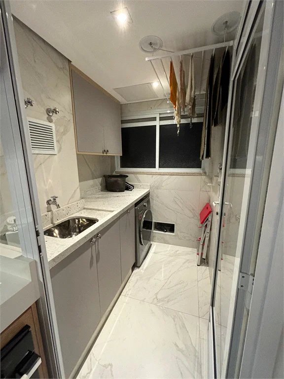 Apartamento à venda com 2 suítes em Vila Anastácio, São Paulo, SP