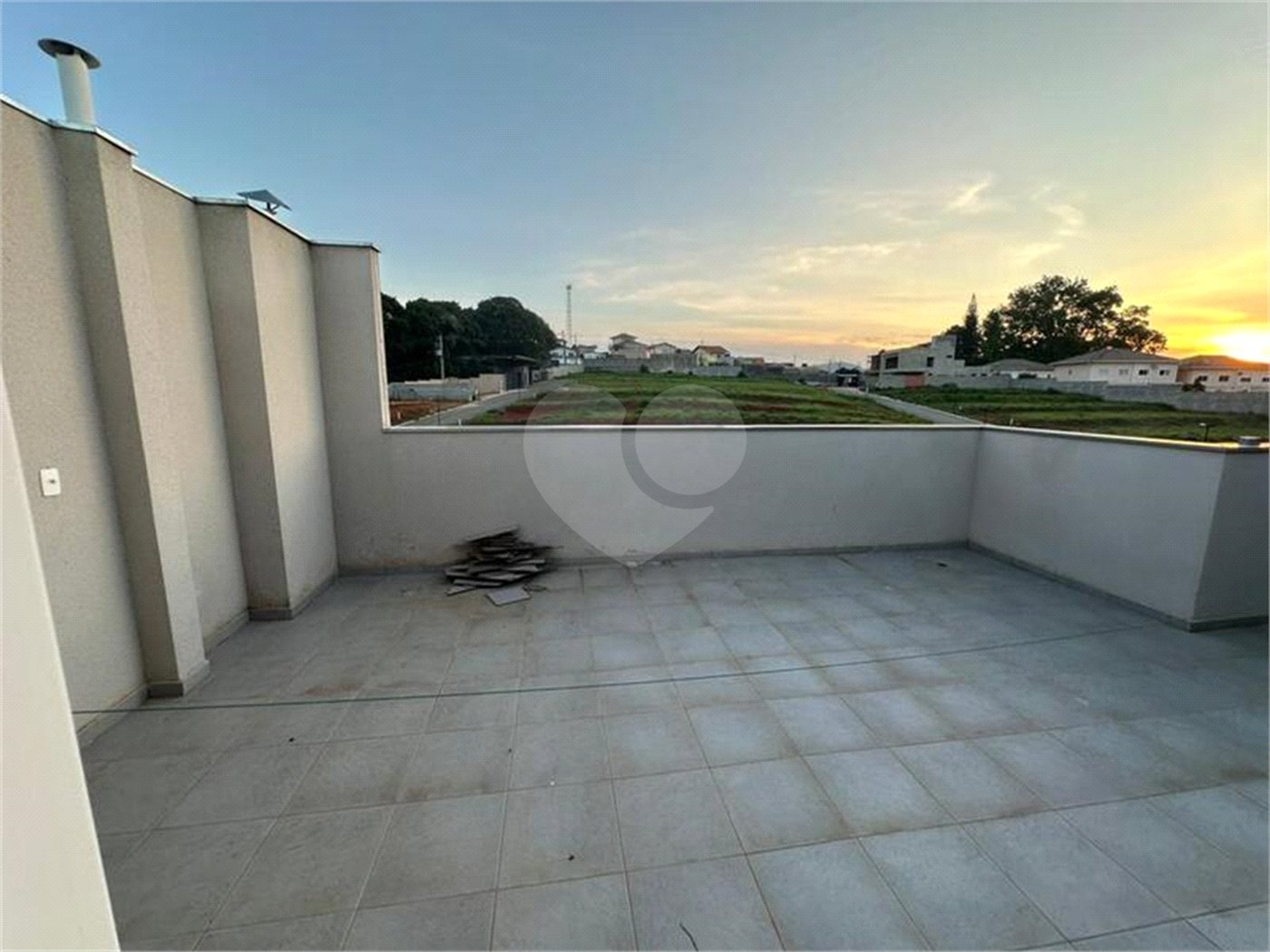 Cobertura à venda com 2 quartos, sendo 1 suíte, em Bairro do Cambará, São Roque, SP